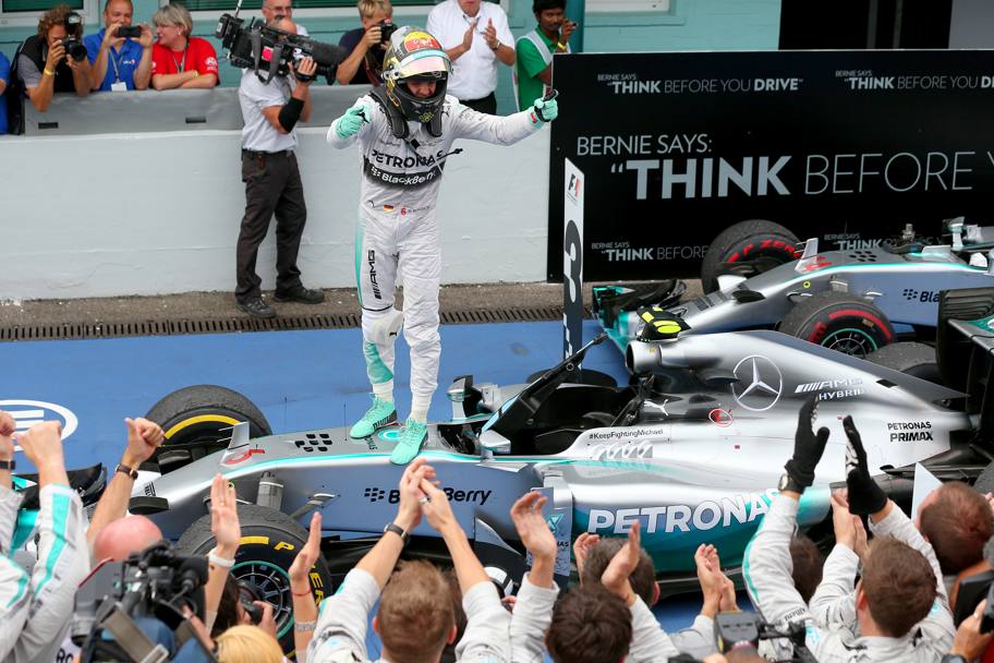 I festeggiamenti sul podio di Nico Rosberg (Getty Images)